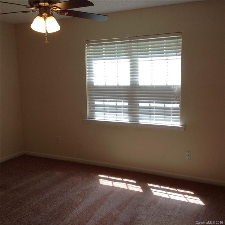 adams bluff - Residential Lease