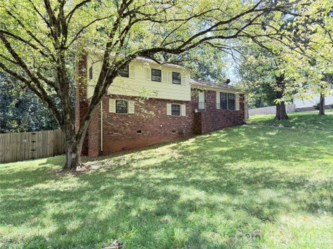 Photo of 931 Pineborough Road, Charlotte, NC 28212 (MLS # 4413634)