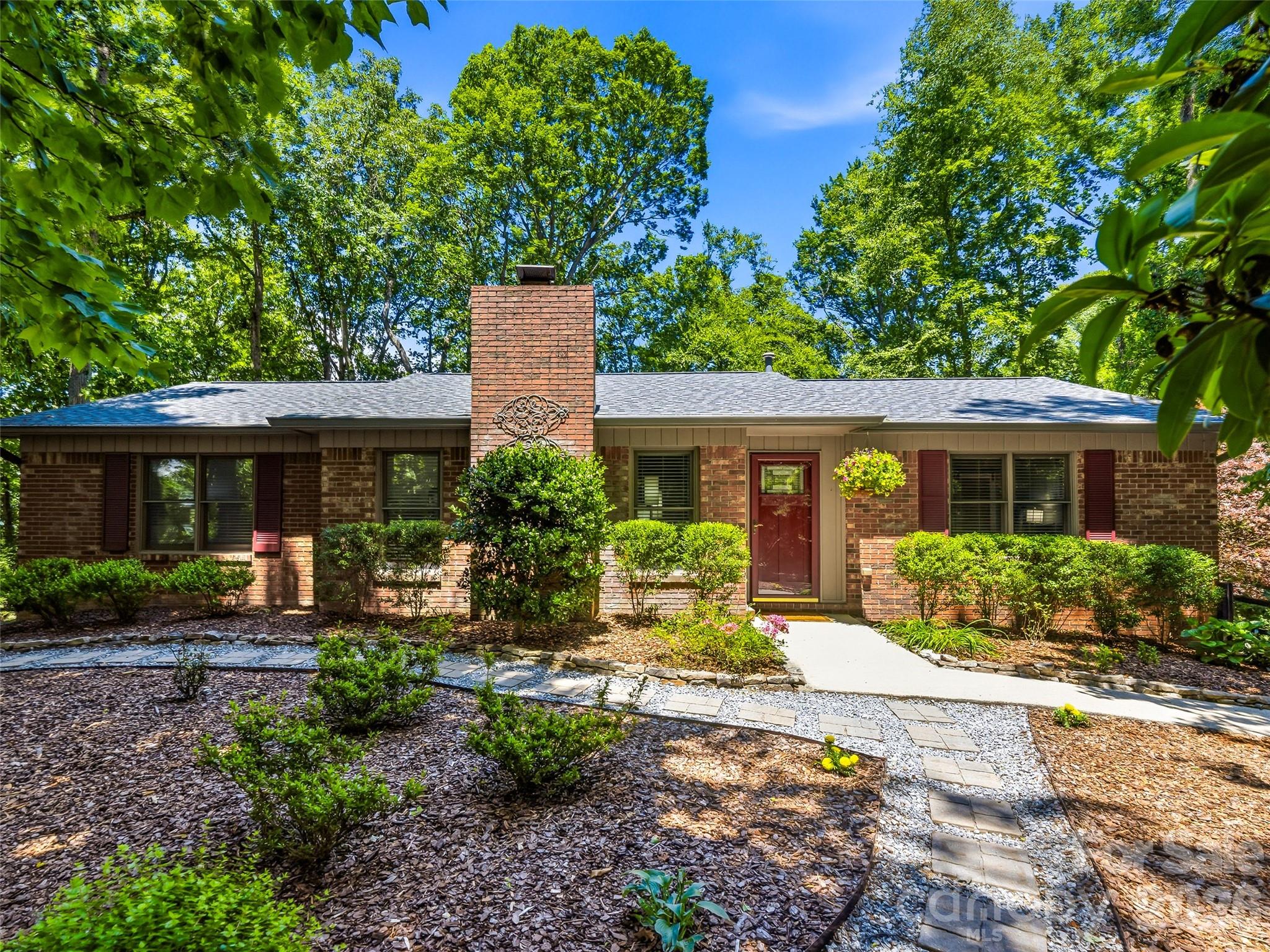518 Starmount Lane, Hendersonville, NC, 28791