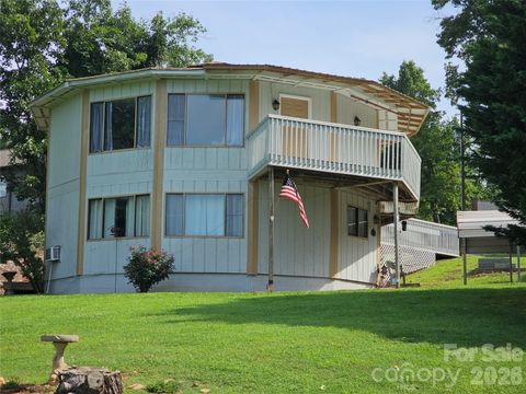 Photo of 500 Steel Bridge Loop, Hickory, NC 28601 (MLS # 4367603)