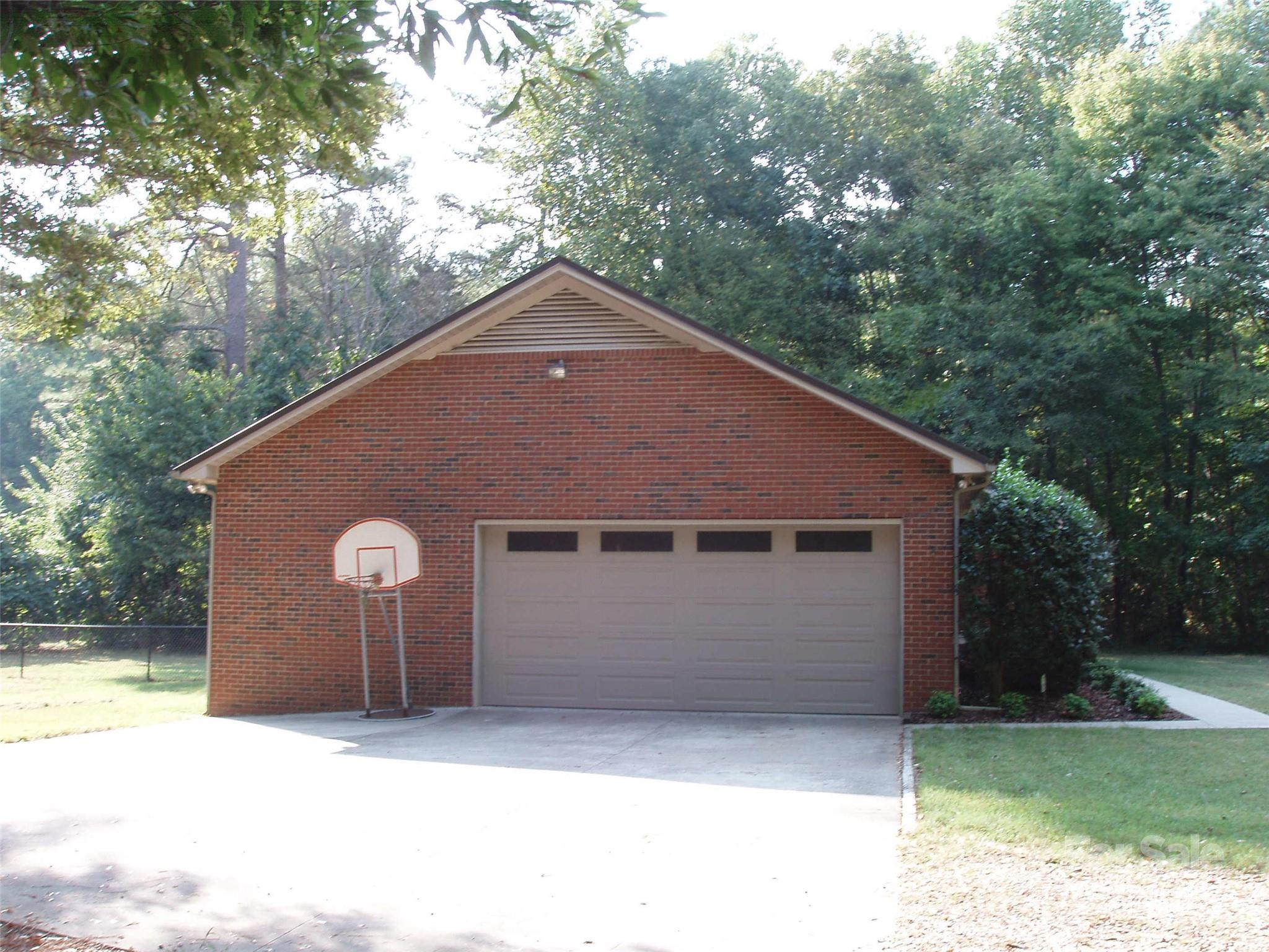 3805 Hwy 324 Road