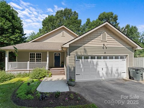 Photo of 690 Mountain Road, Hendersonville, NC 28791 (MLS # 4280756)