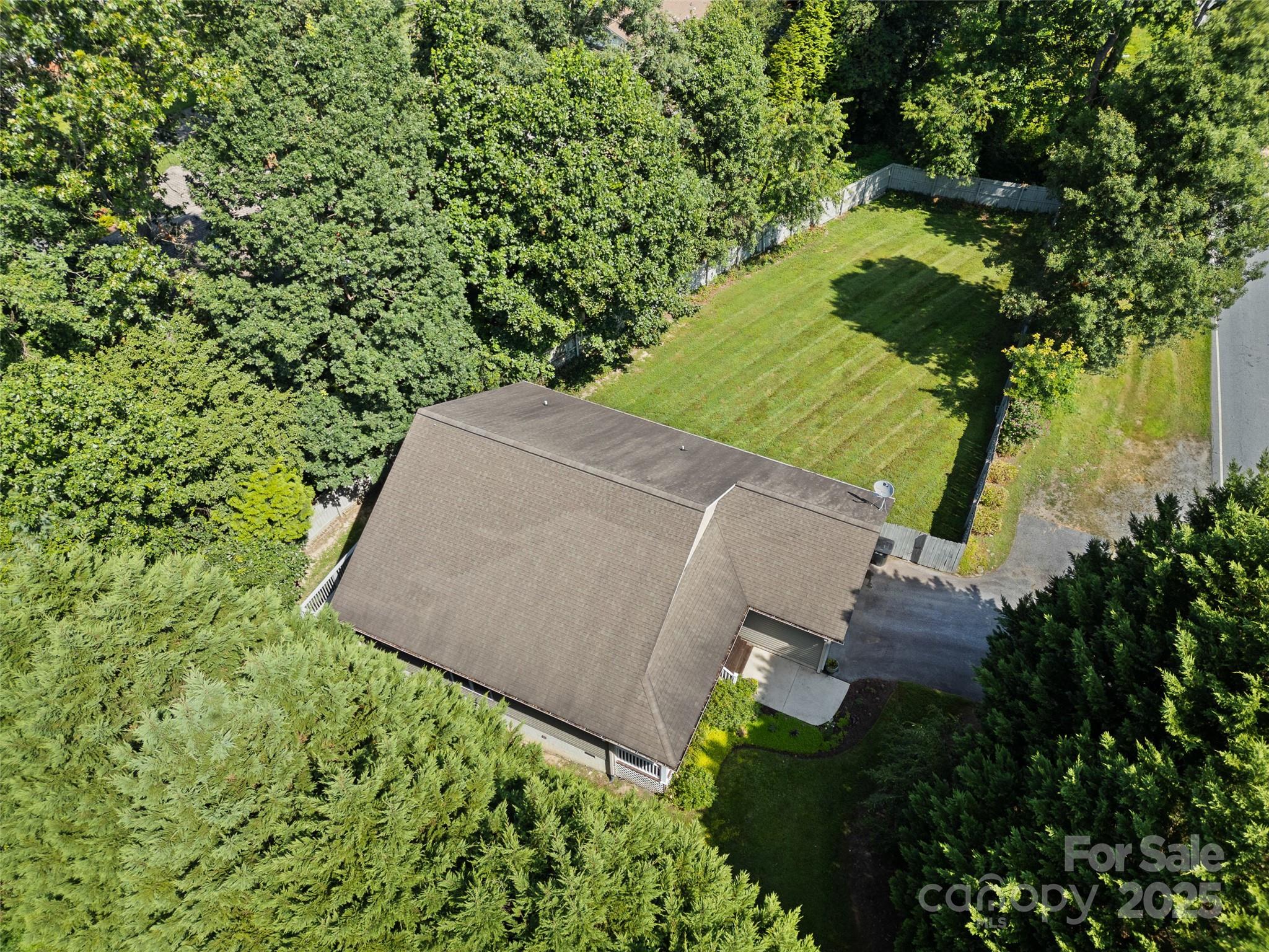690 Mountain Road