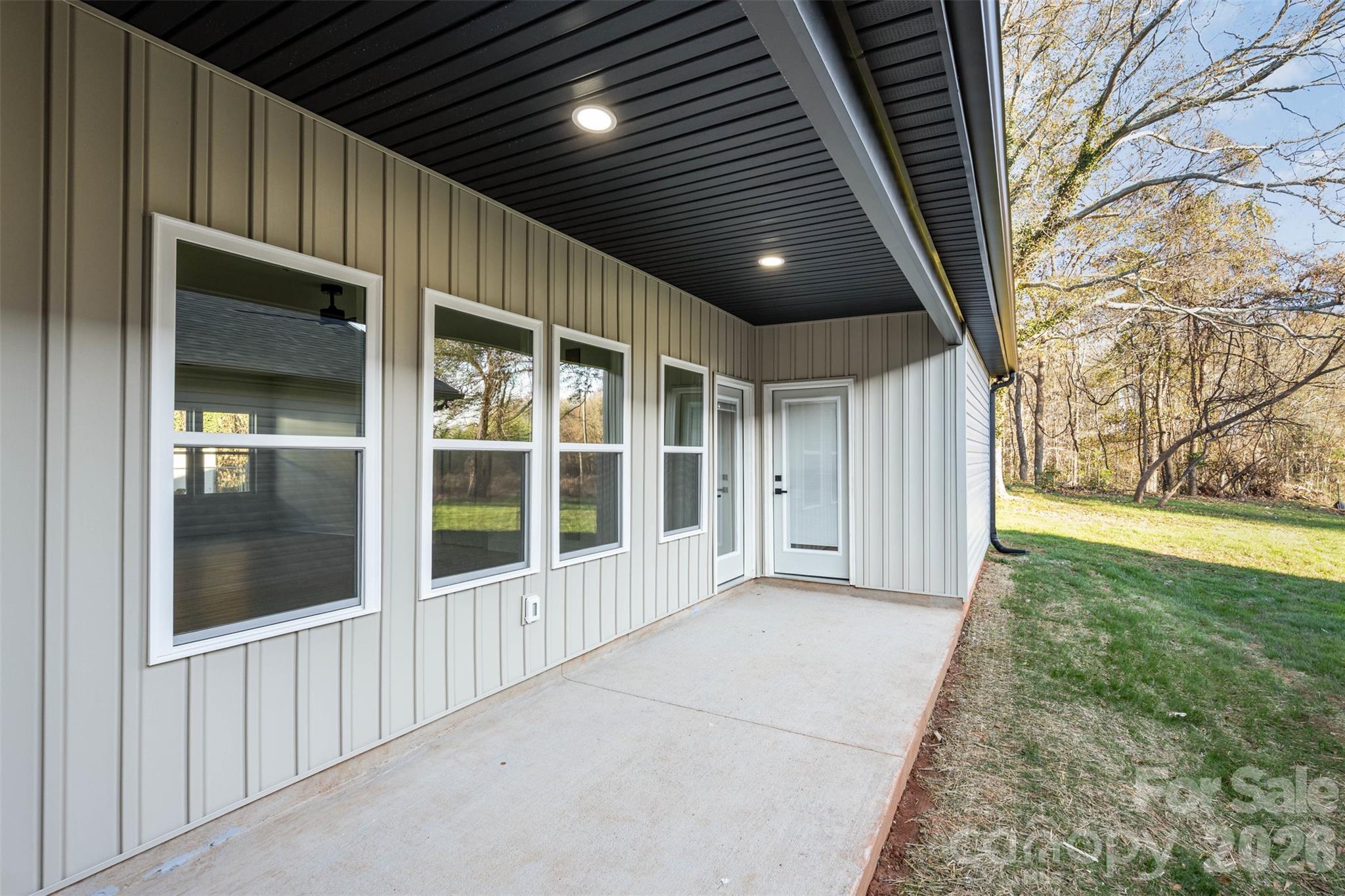 1209-1 Patterson Street