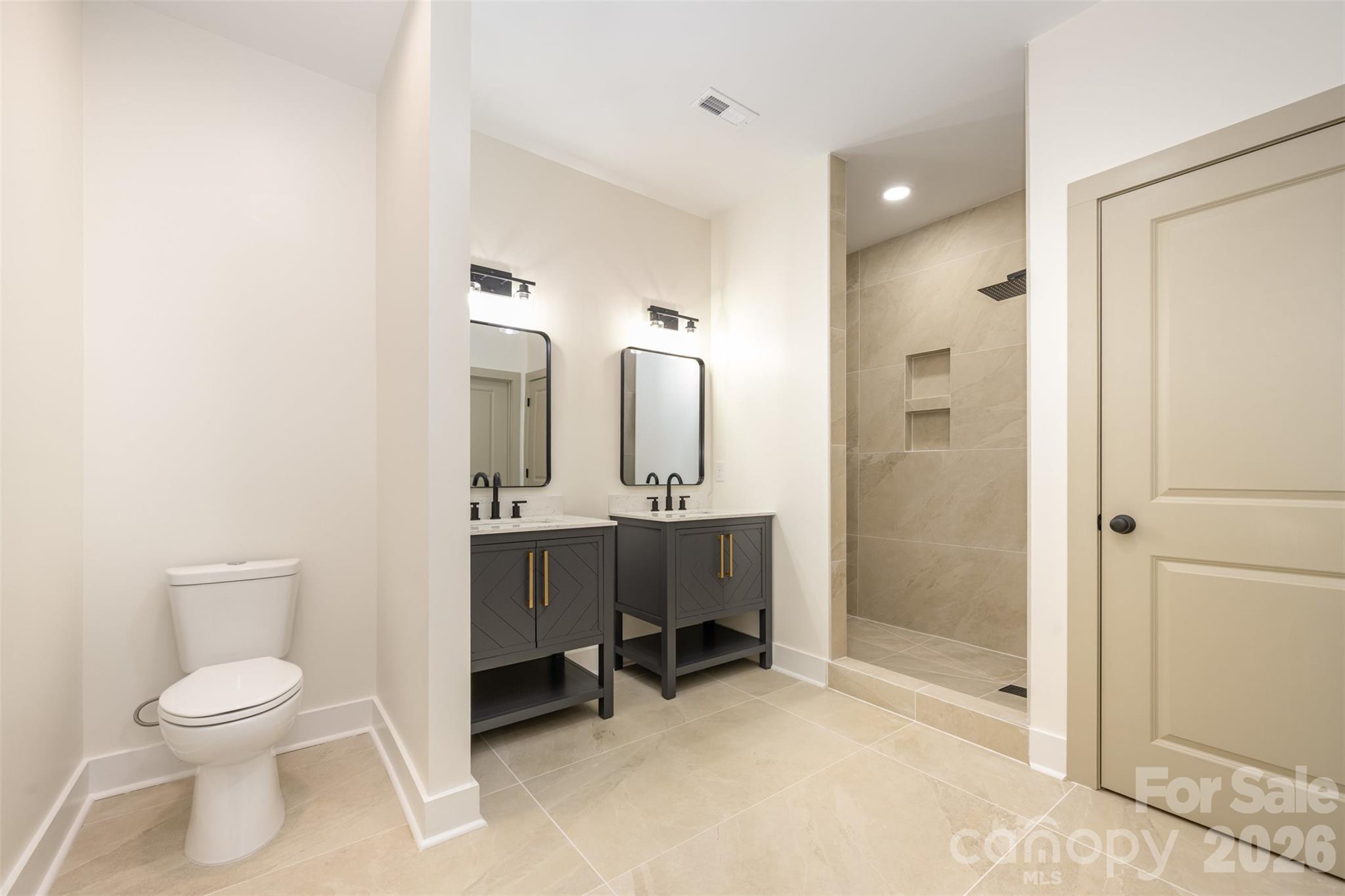 1209-1 Patterson Street