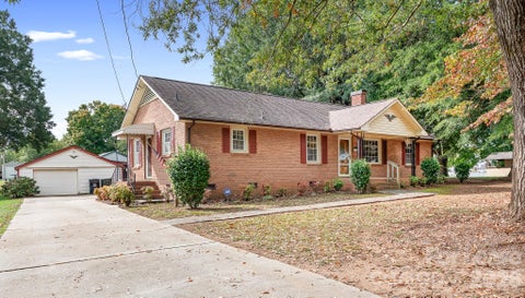 Photo of 35 Sumner Avenue NW, Concord, NC 28027 (MLS # 4433795)