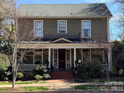 Photo of 130 N Mulberry Street, Statesville, NC 28677 (MLS # 4359134)