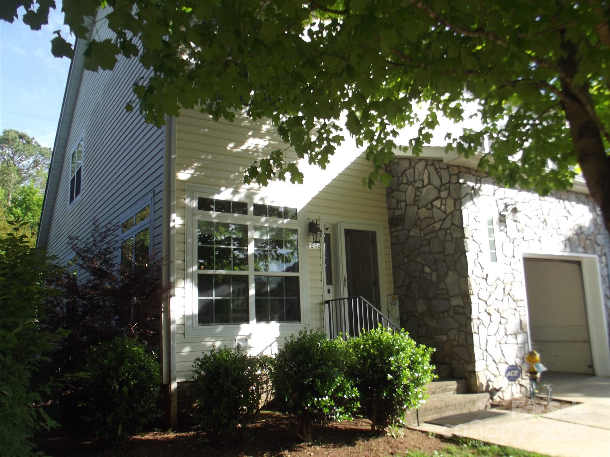 1502 Mulberry Ridge Drive 1
