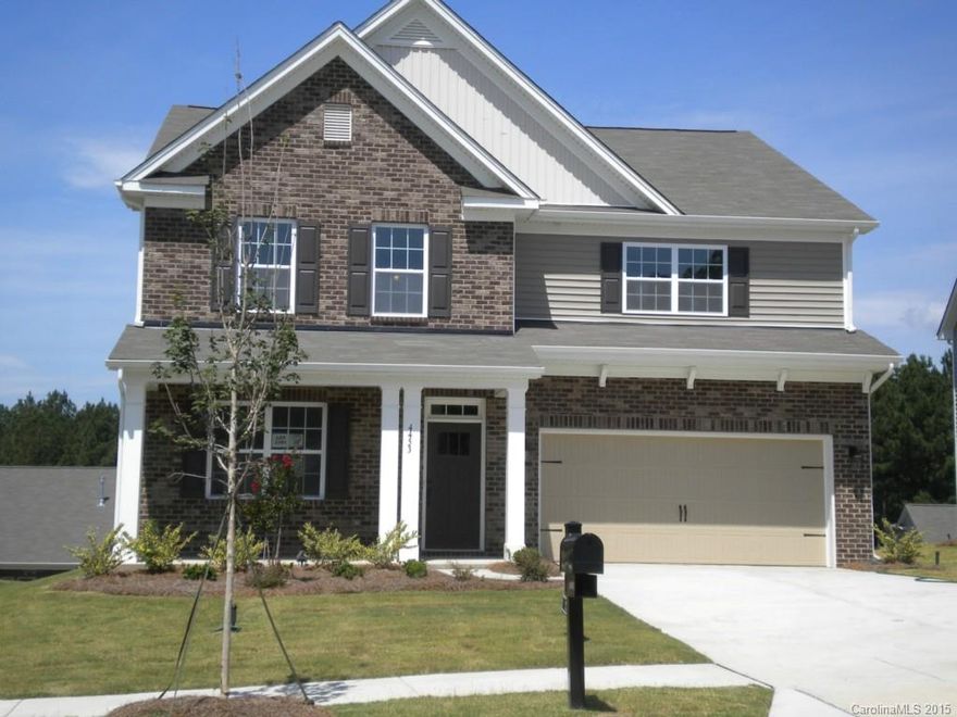 5 Bedrooms plus sitting room off Master Bedroom. Stainless appliances with gas range, granite and hardwoods.
Granite in all 4 baths plus ceramic tile. Gas fireplace in great room.