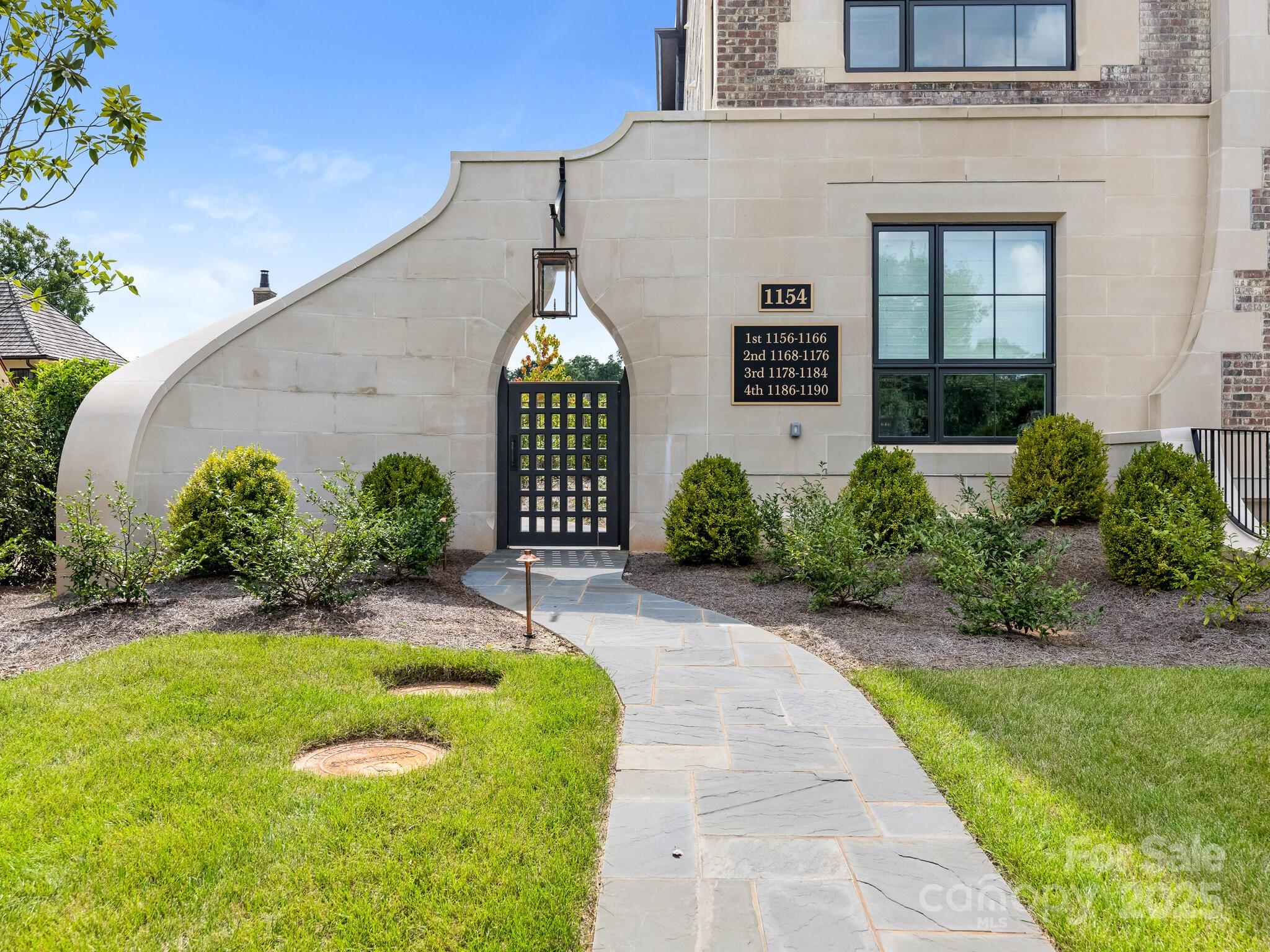 1156 Queens Road