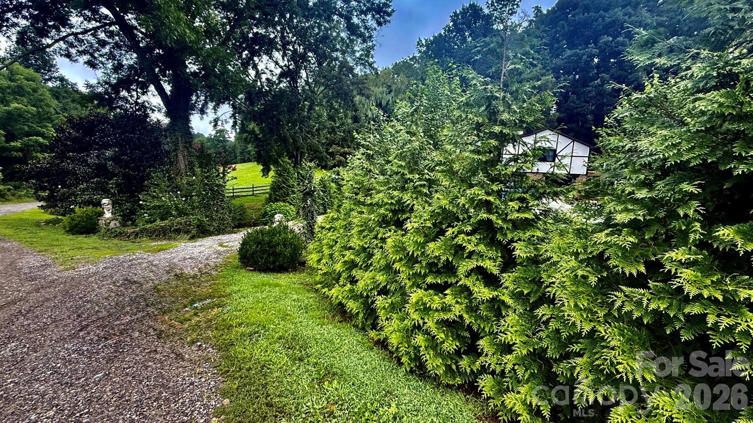 5 Northlake Drive