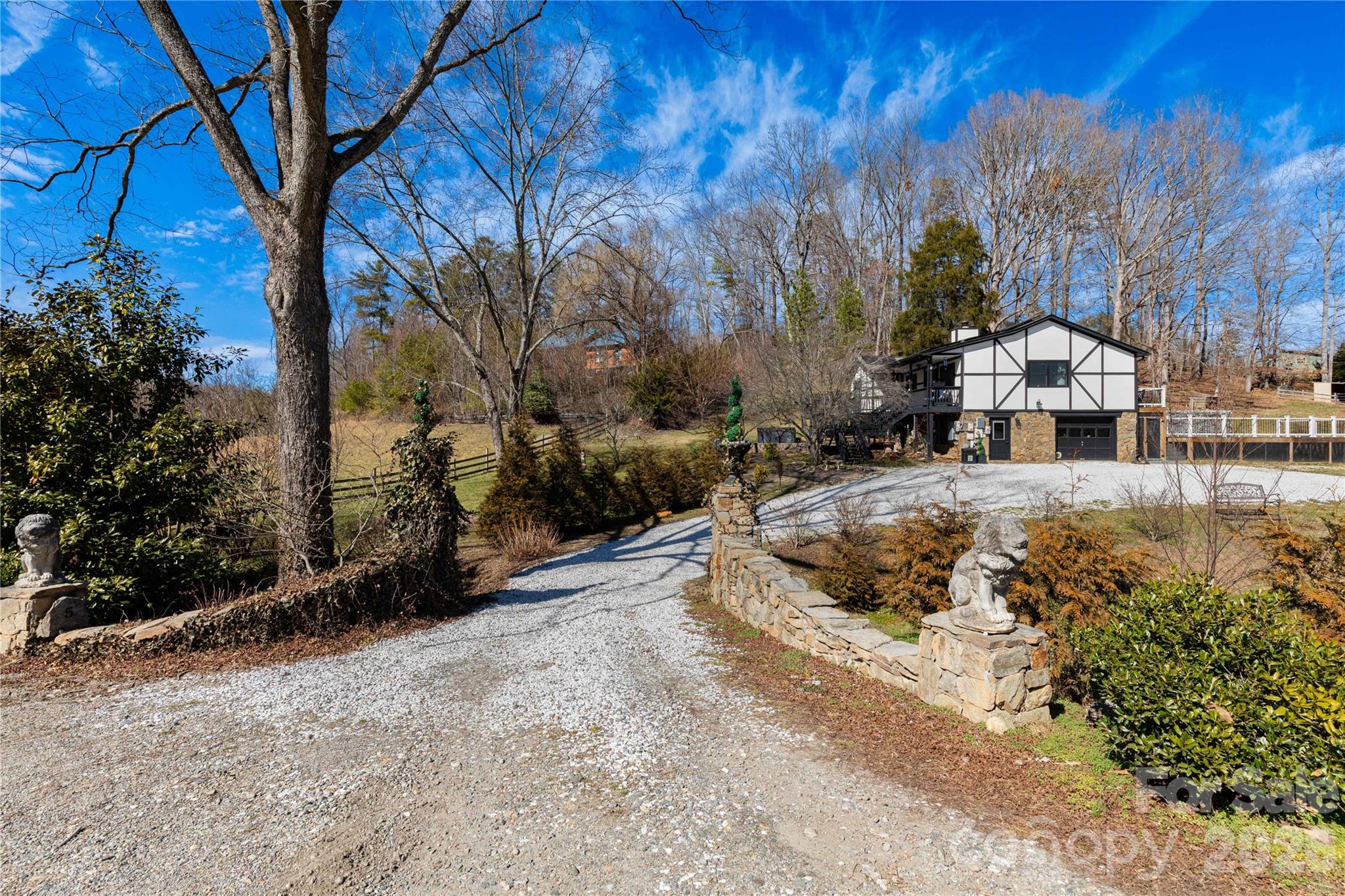 5 Northlake Drive