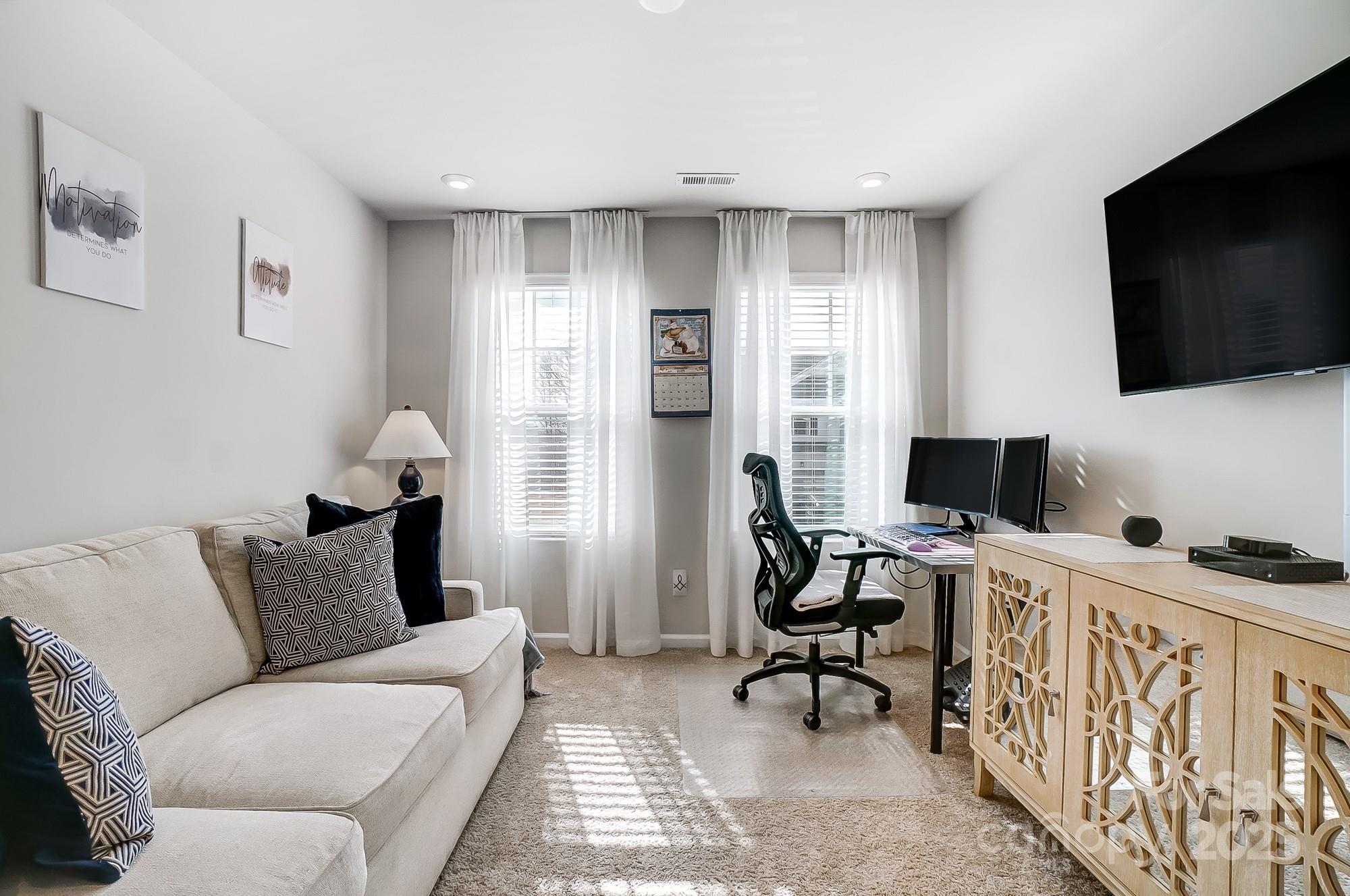 Charlotte, North Carolina 28269, United States, 3 Bedrooms Bedrooms, ,3 BathroomsBathrooms,Residential,Active,18530