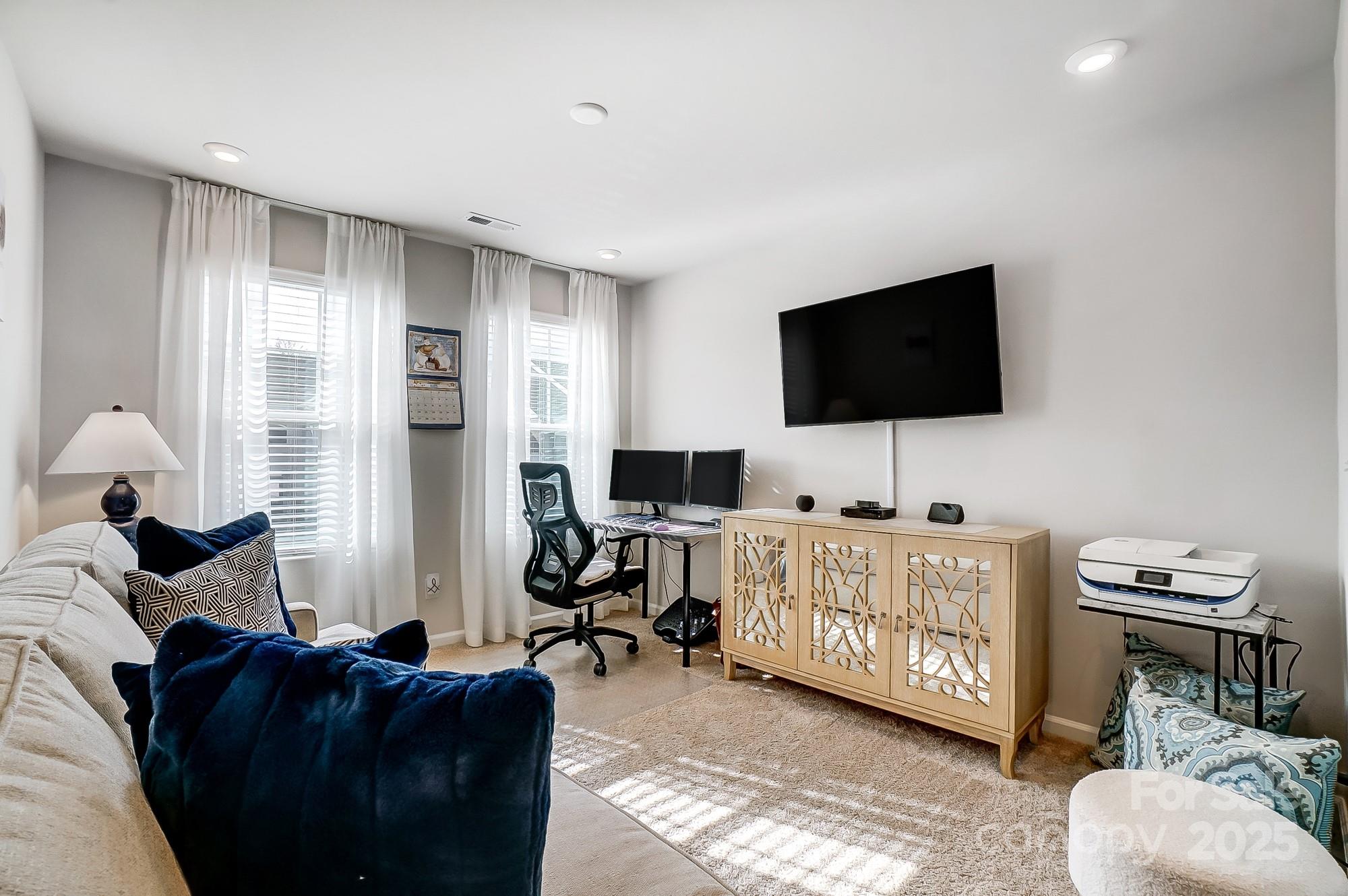 Charlotte, North Carolina 28269, United States, 3 Bedrooms Bedrooms, ,3 BathroomsBathrooms,Residential,Active,18530