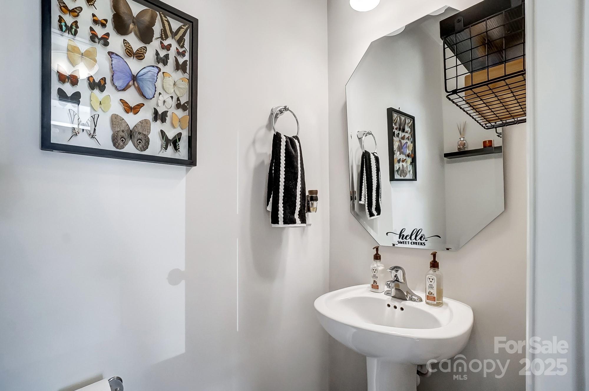 Charlotte, North Carolina 28269, United States, 3 Bedrooms Bedrooms, ,3 BathroomsBathrooms,Residential,Active,18530