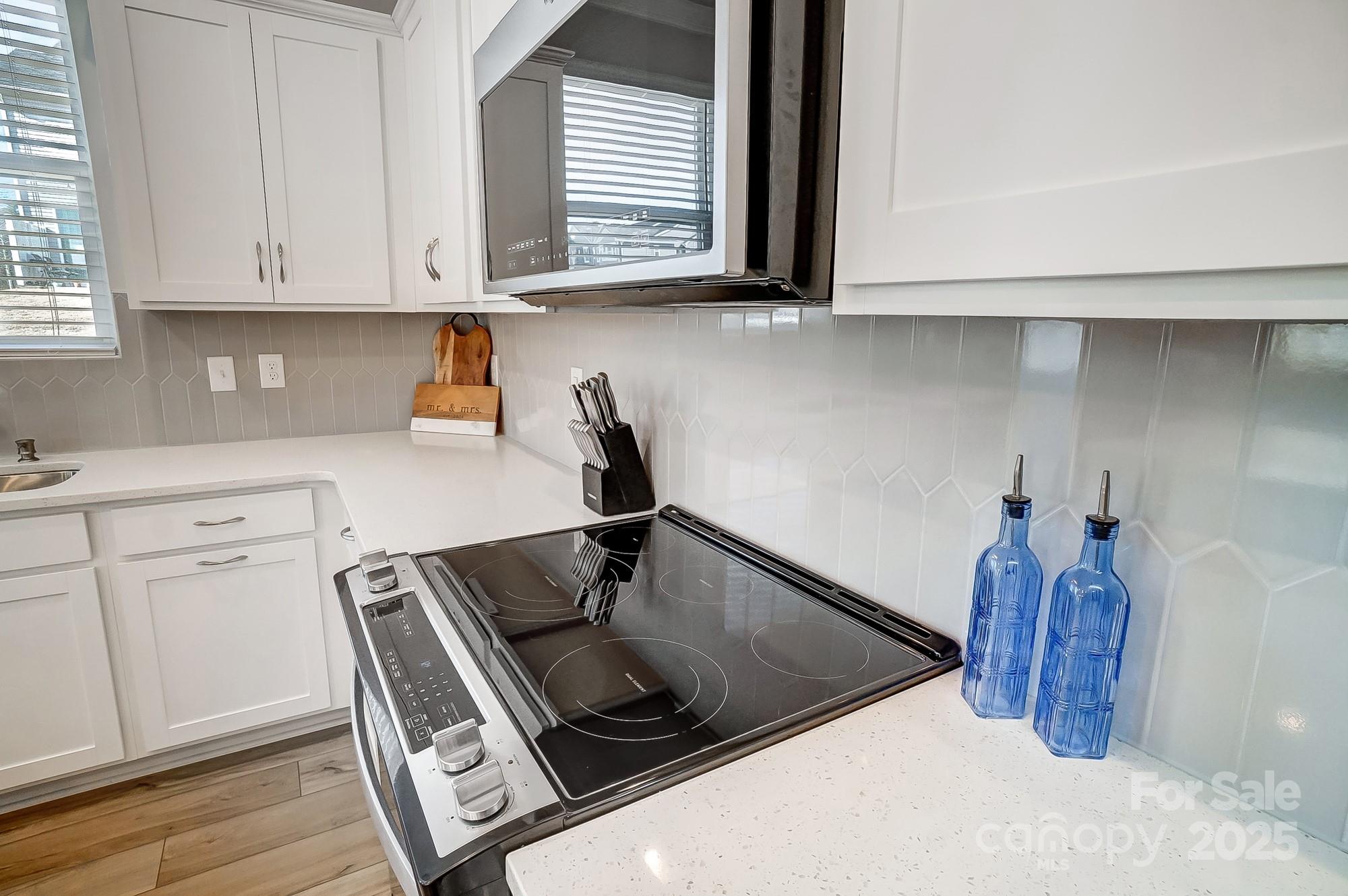 Charlotte, North Carolina 28269, United States, 3 Bedrooms Bedrooms, ,3 BathroomsBathrooms,Residential,Active,18530