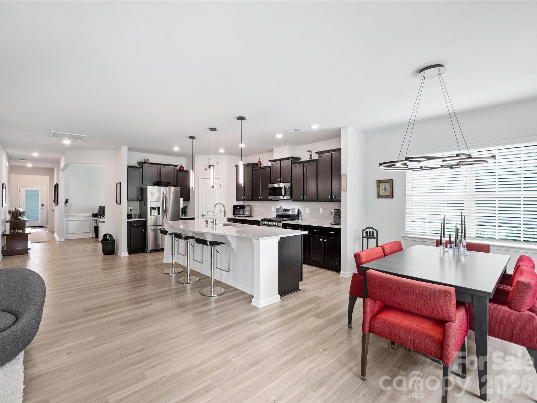 Imagery on Mtn Island - Residential