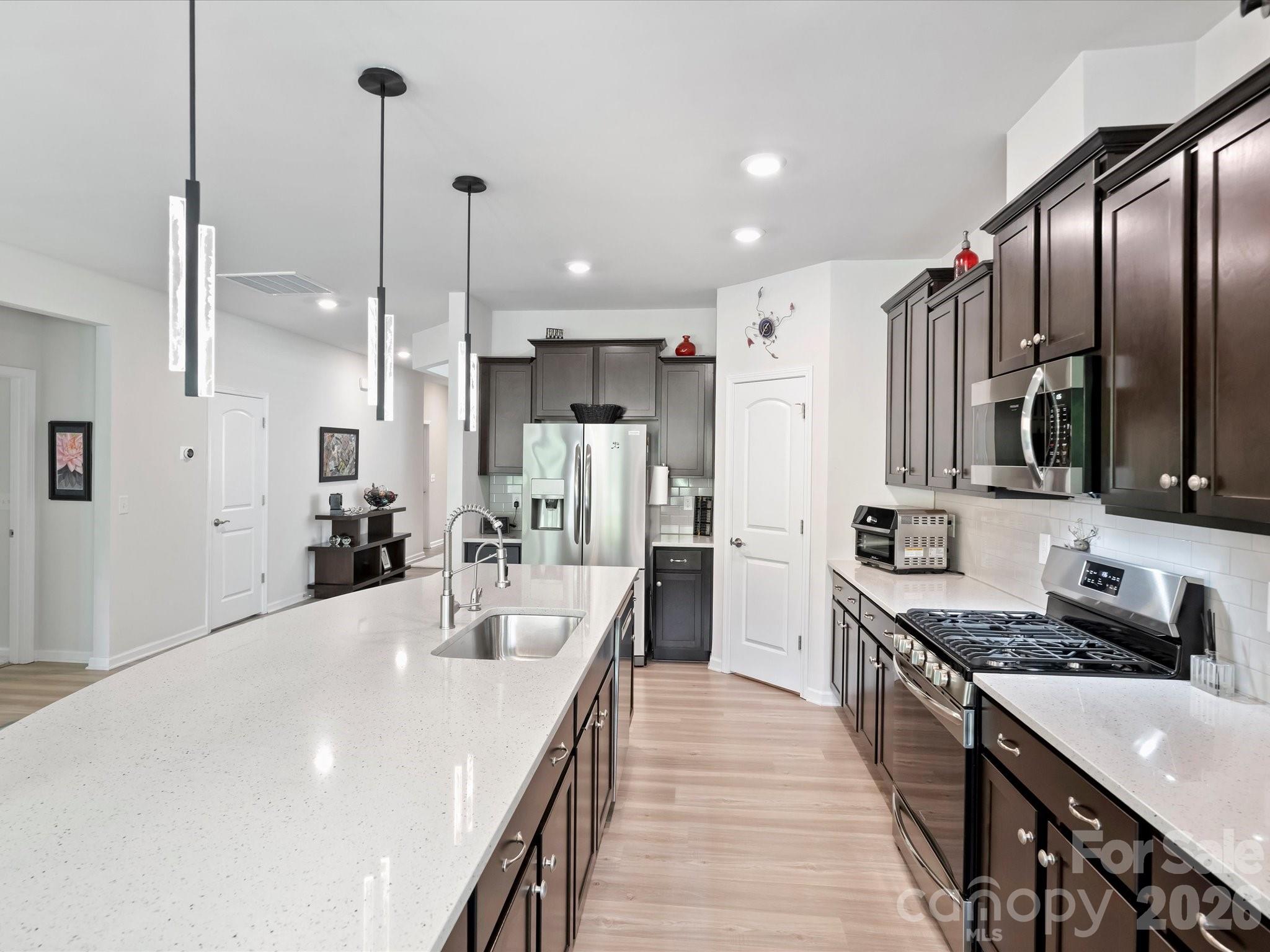 Imagery on Mtn Island - Residential