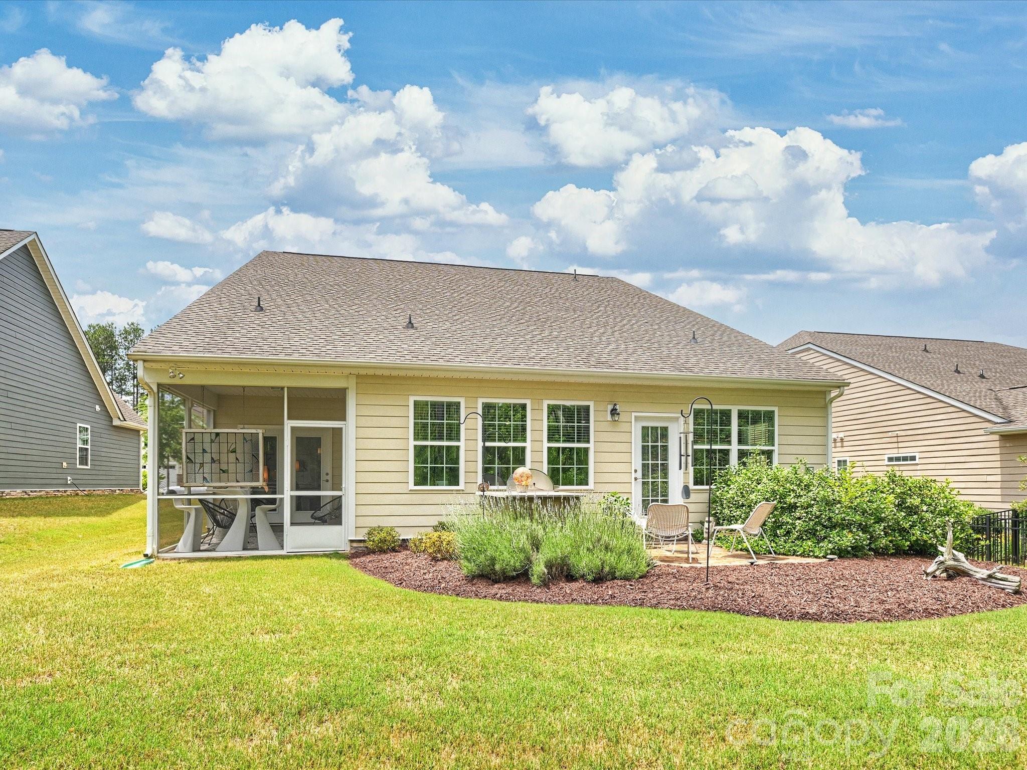 Imagery on Mtn Island - Residential