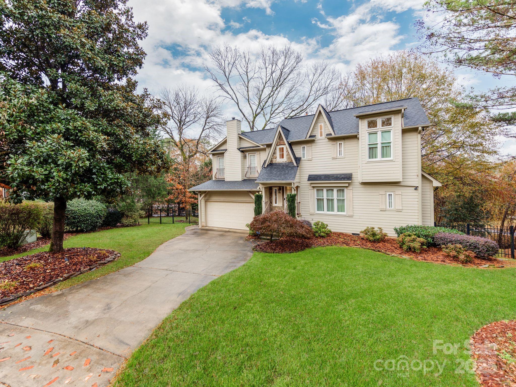 501 River Oaks Lane