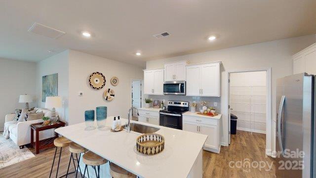 1101 37th Avenue Lane NE