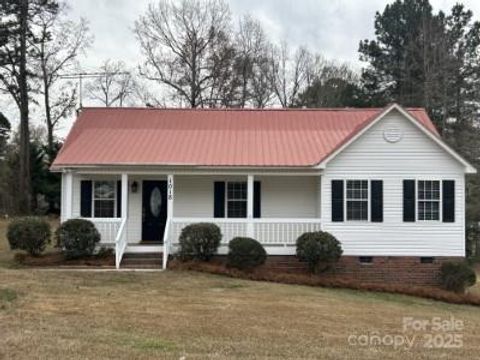 1018 Starcliff Circle Lancaster SC 29720