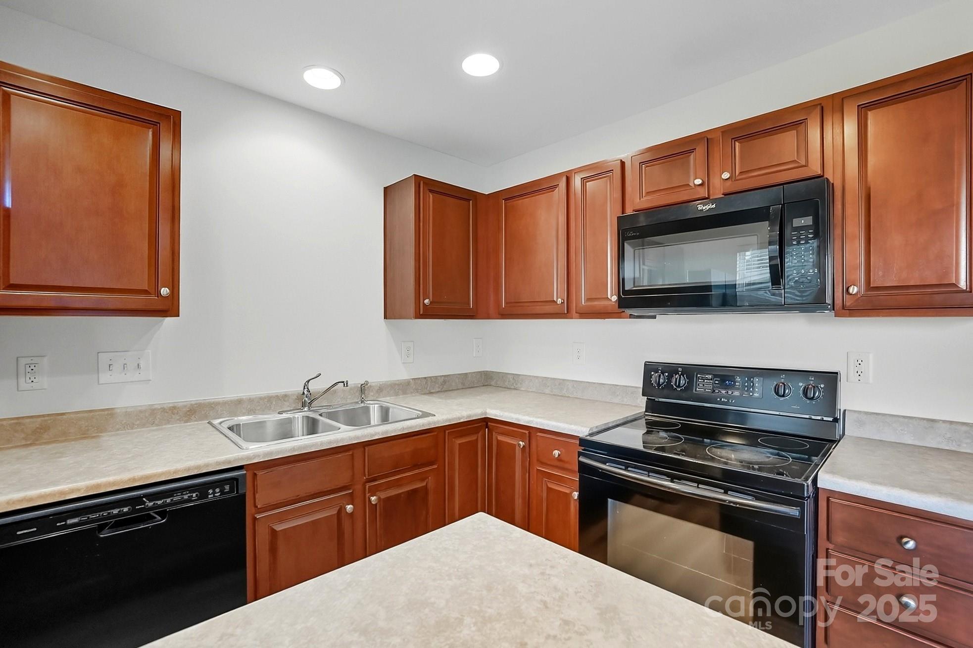 The Townes at Berkshire - Residential