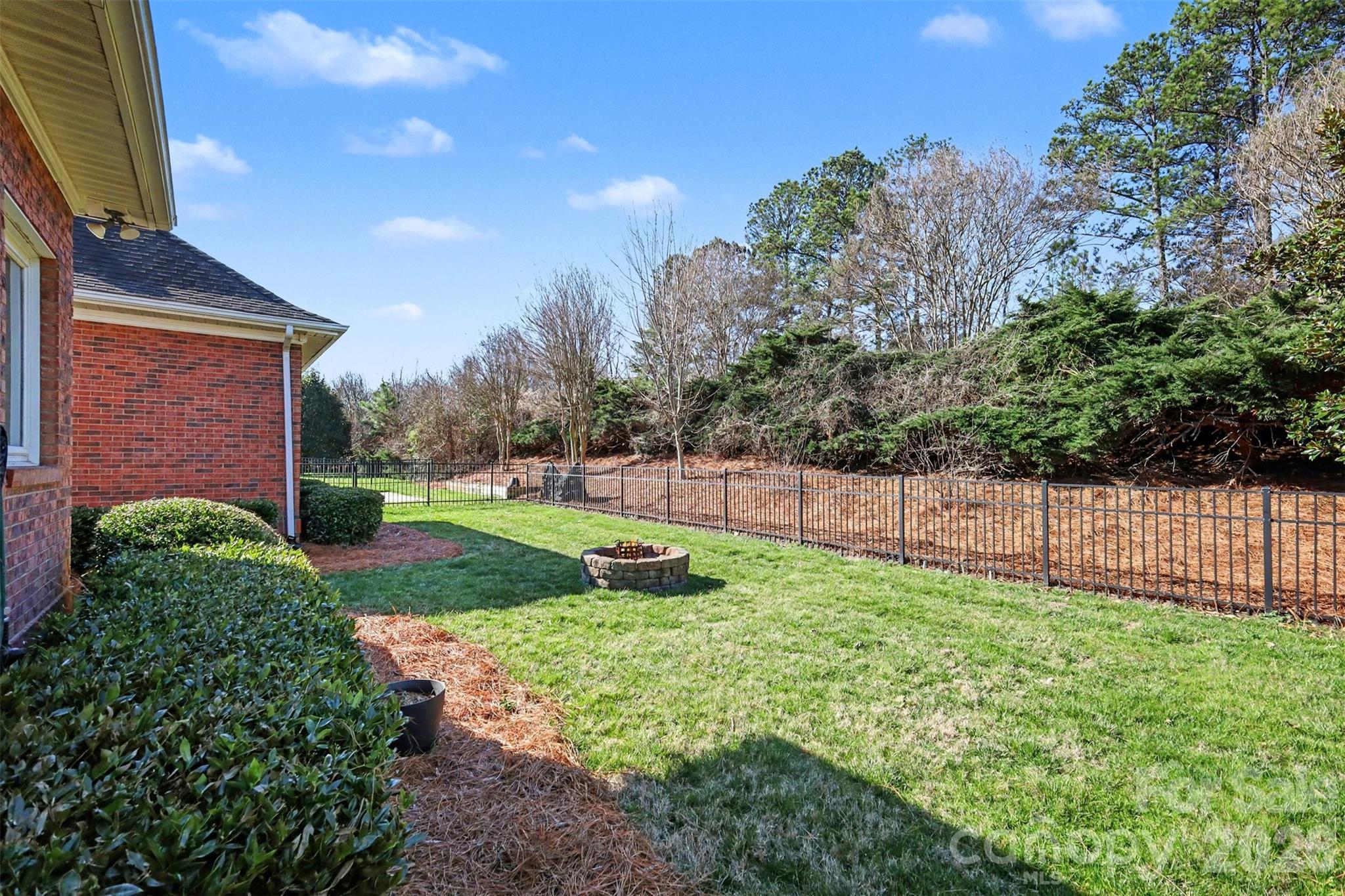 Lake Club Commons - Residential