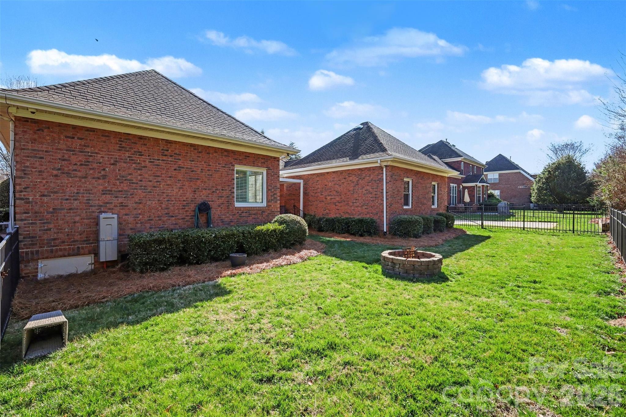 Lake Club Commons - Residential