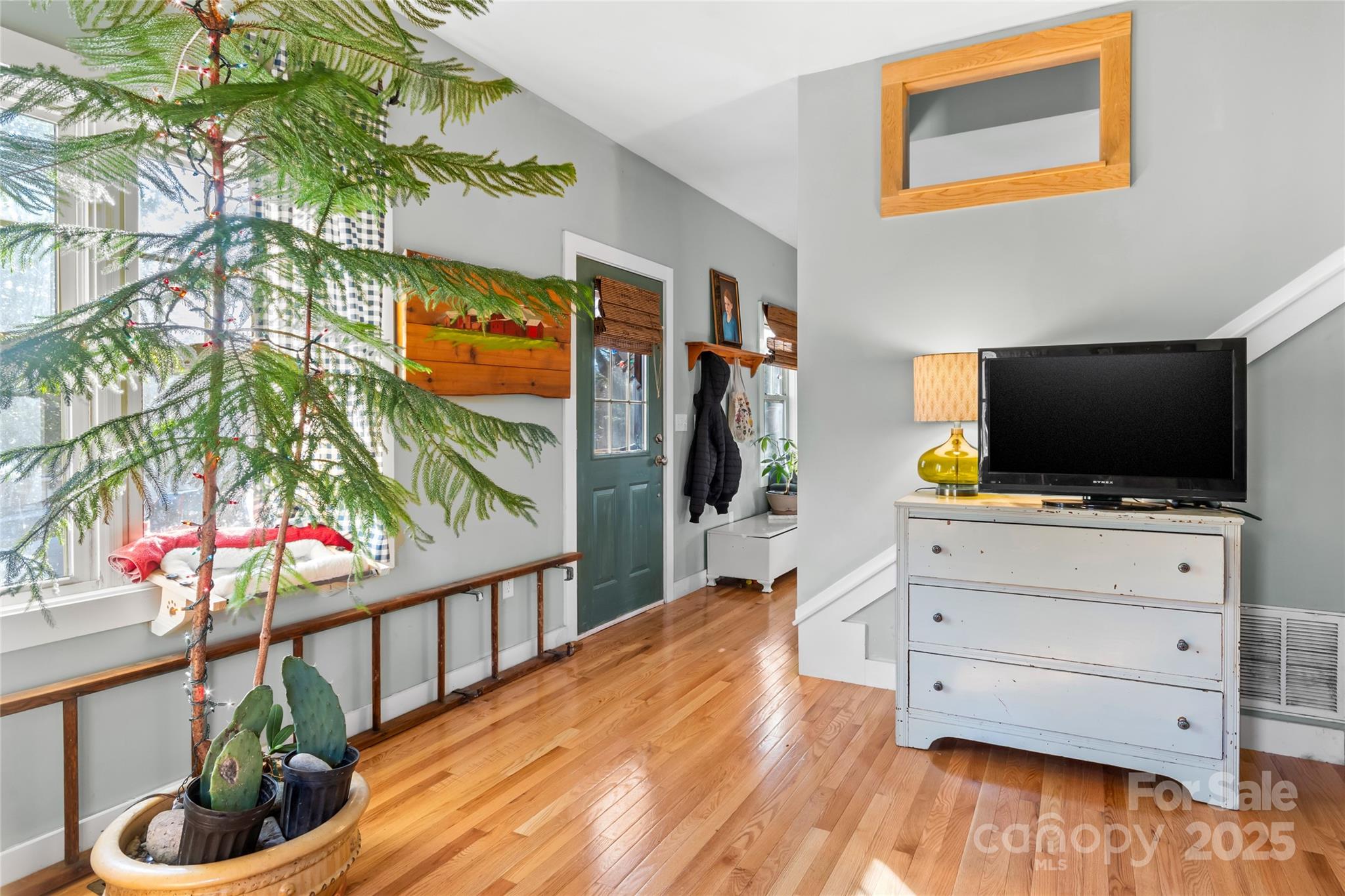 102 Altamahaw Avenue