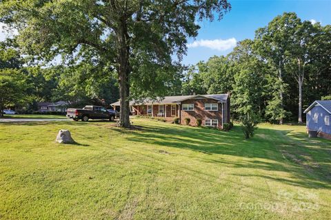 Single Family Residence in Albemarle NC 2023 Woodhurst Lane.jpg