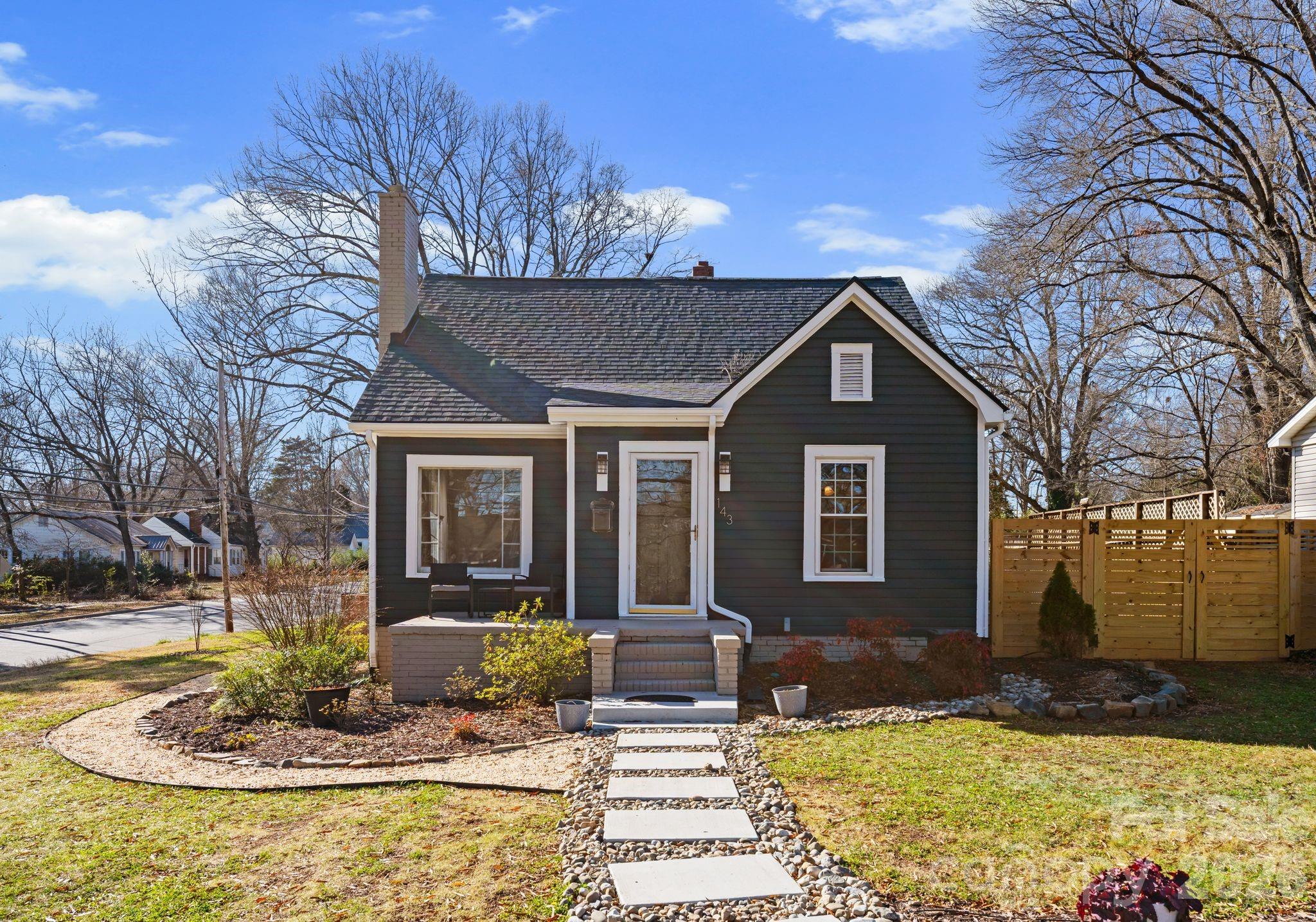 143 E Stewart Avenue