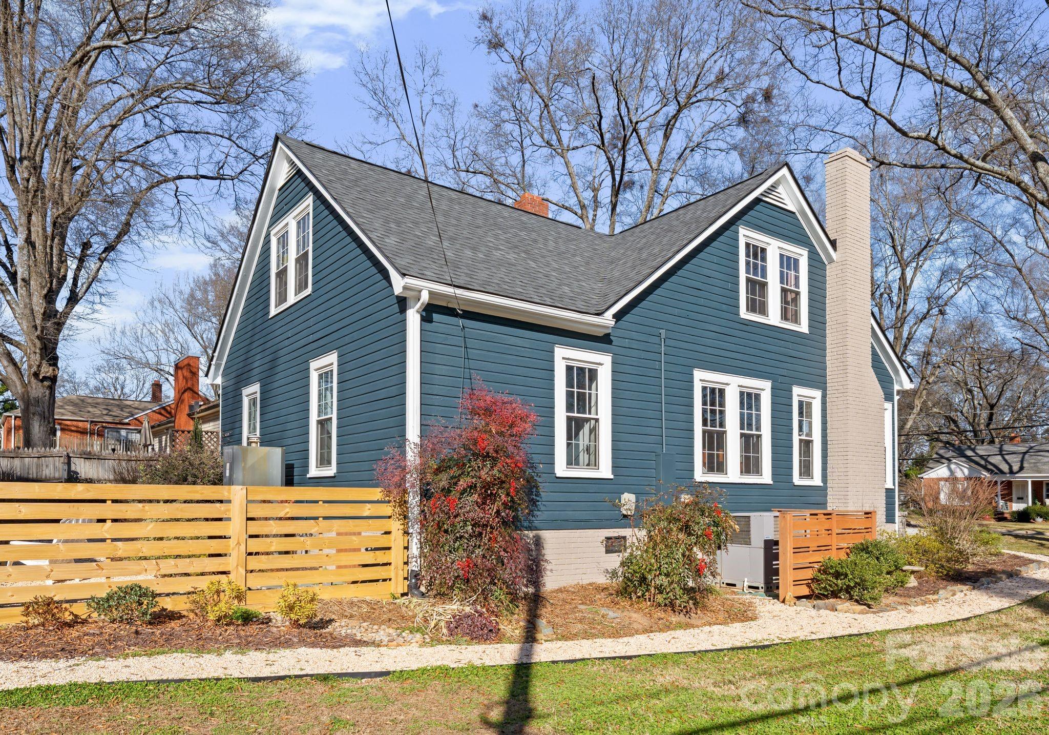 143 E Stewart Avenue