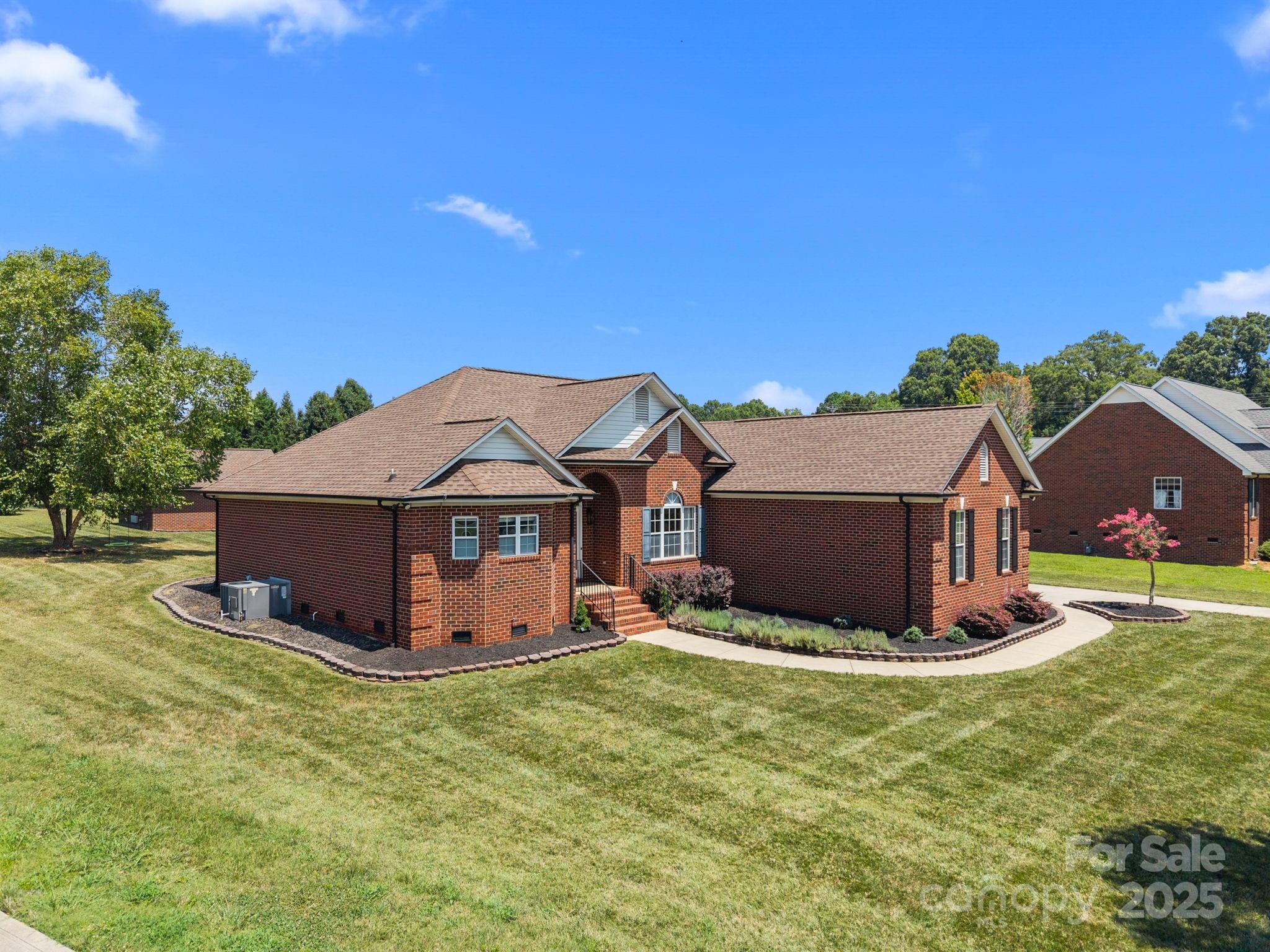 6006 Leeds Court