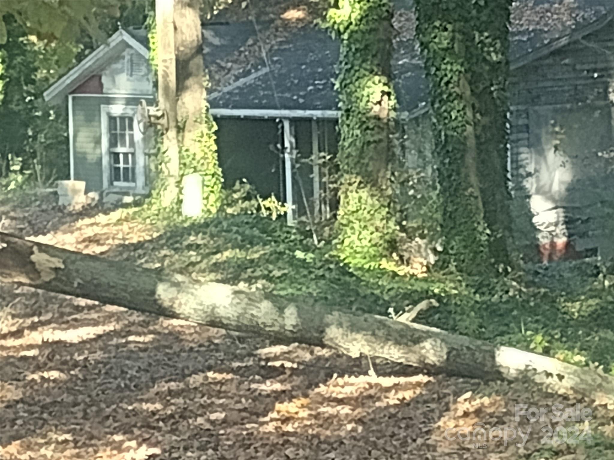 137 N West Club Circle