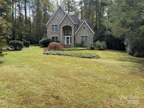 Photo of 27 Mountain Lake Drive, Hendersonville, NC 28739 (MLS # 4295257)