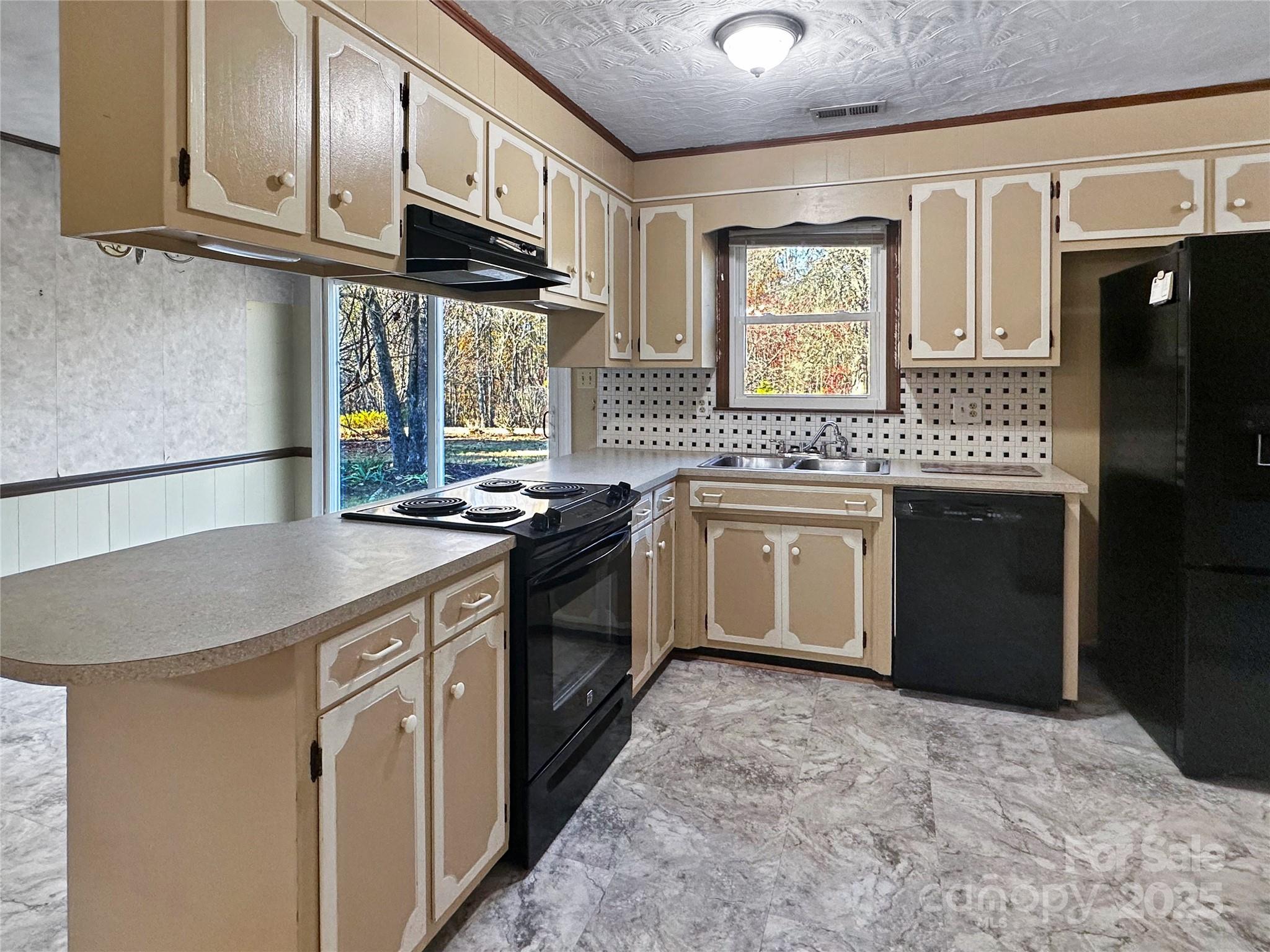 1451 Meandering Lane