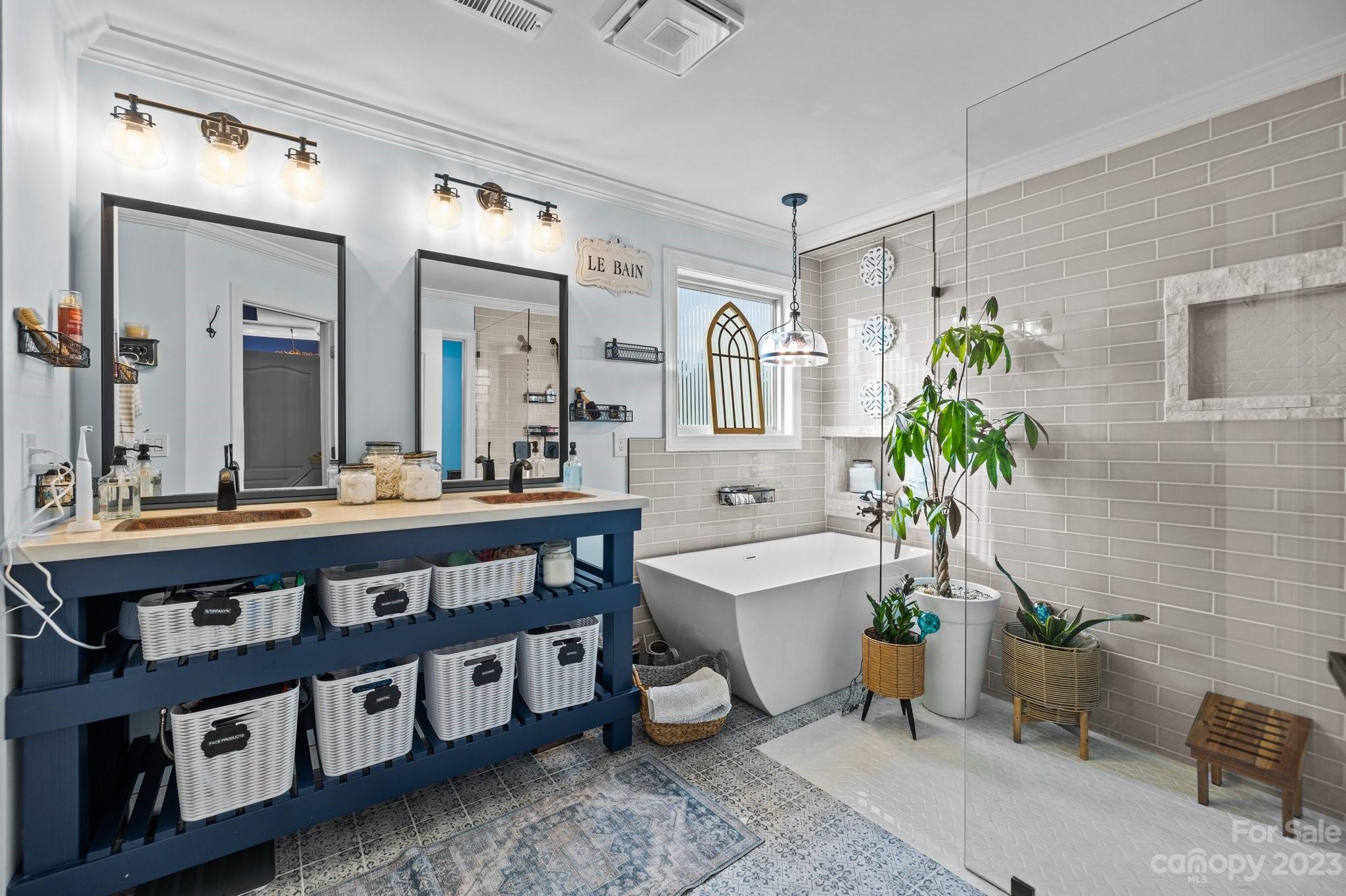 Palm Tree Cove II - Residential