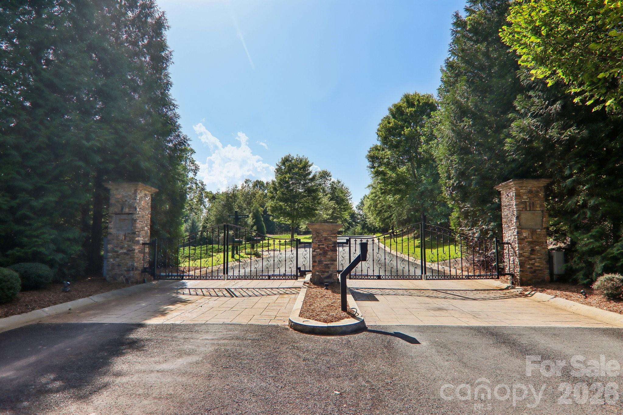 35 Mountain Parkway