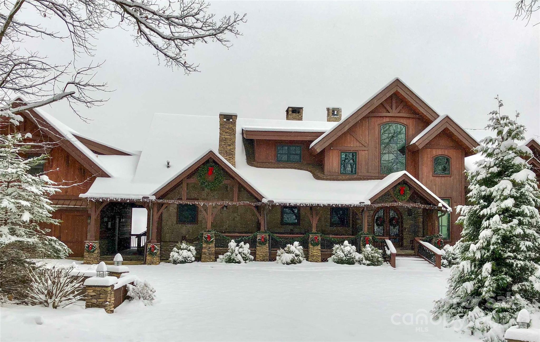 Blowing Rock, North Carolina 28605, United States, 4 Bedrooms Bedrooms, ,5 BathroomsBathrooms,Residential,Active,37304