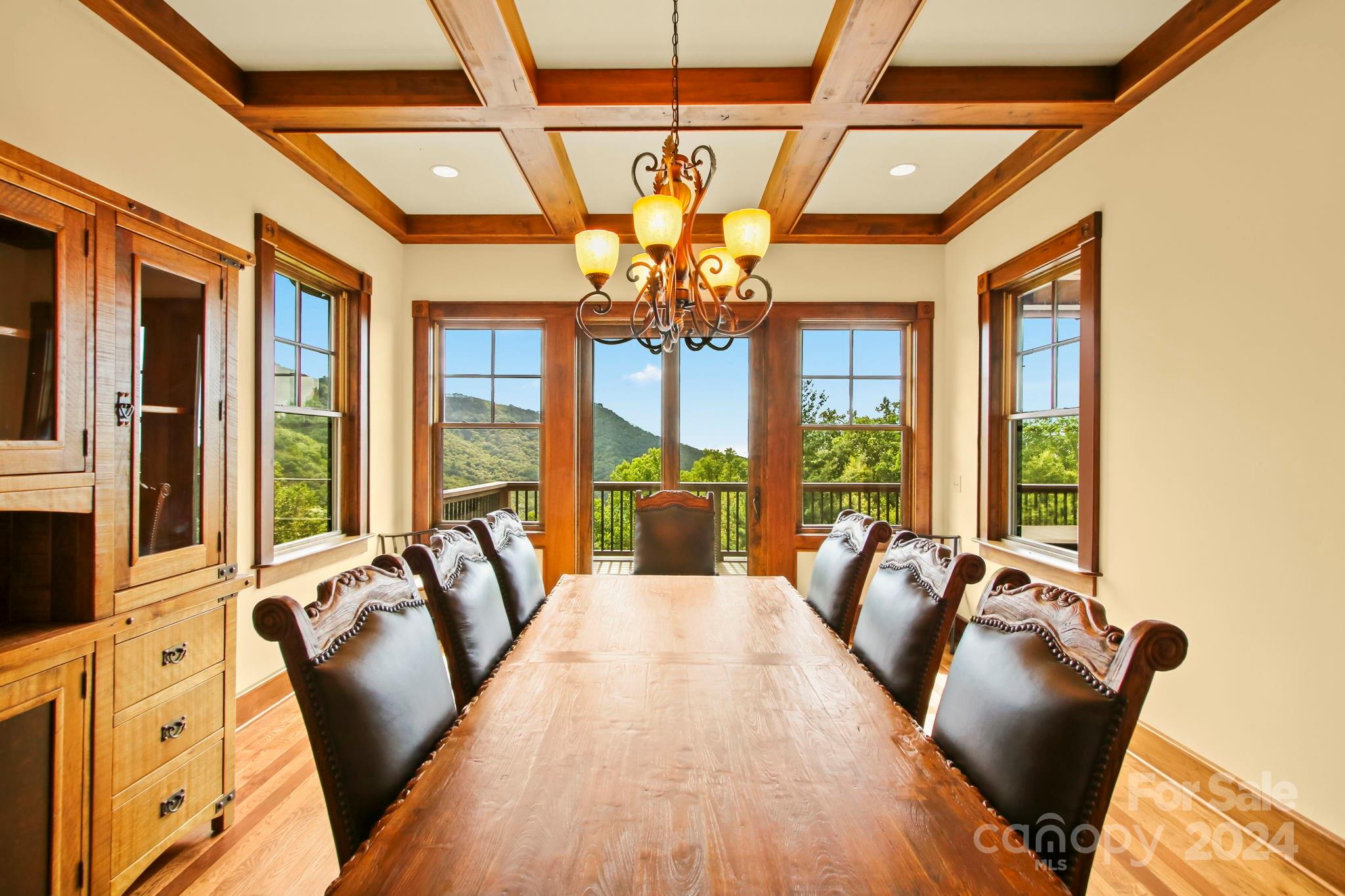 Blowing Rock, North Carolina 28605, United States, 4 Bedrooms Bedrooms, ,5 BathroomsBathrooms,Residential,Active,37304