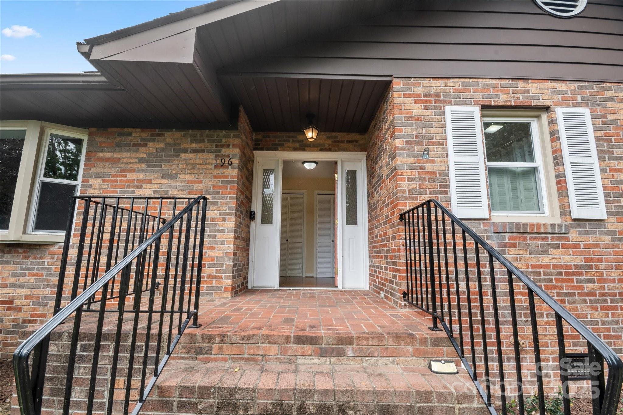 196 Broadview Circle