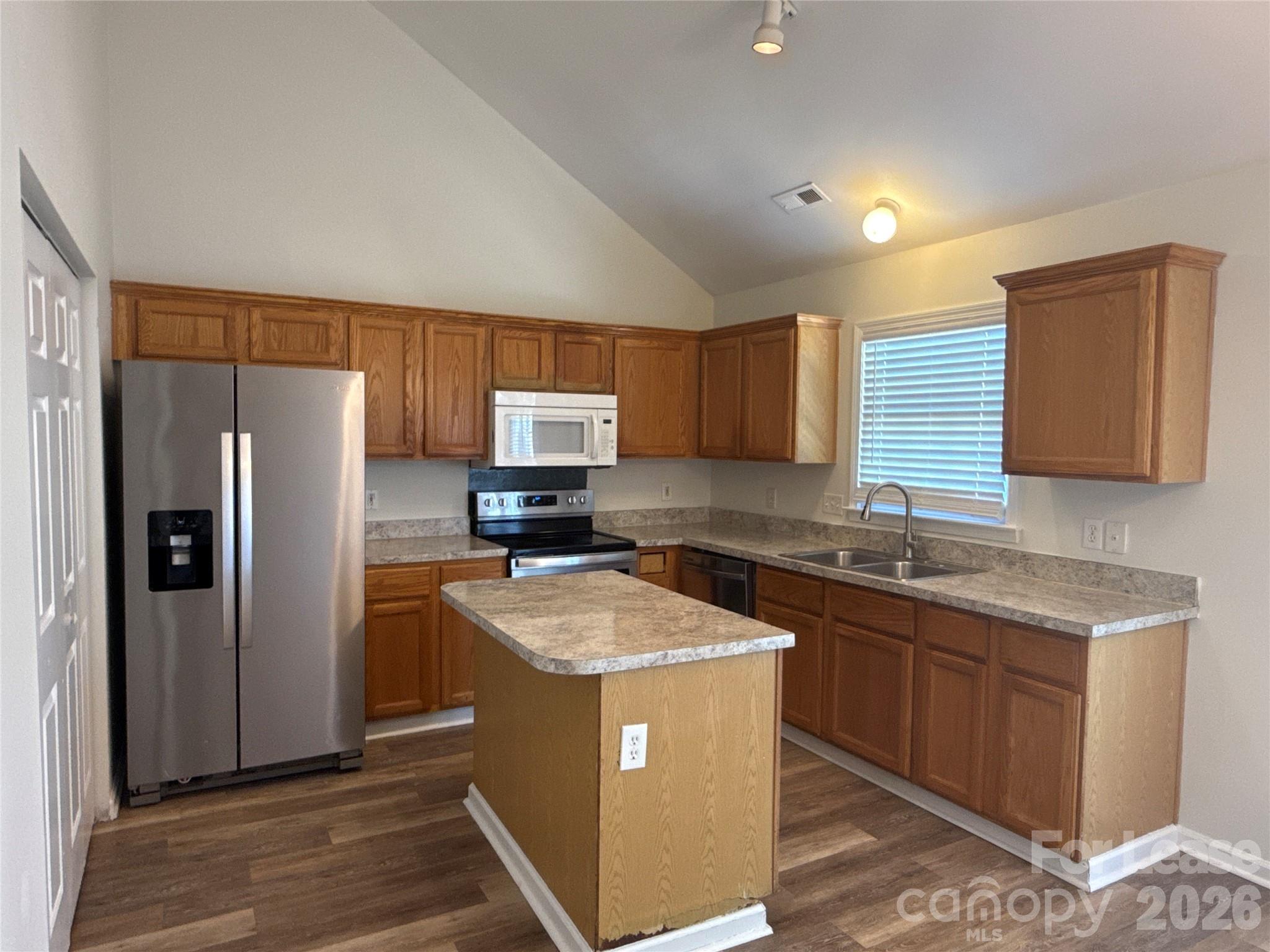 3660 Lake Spring Avenue NW