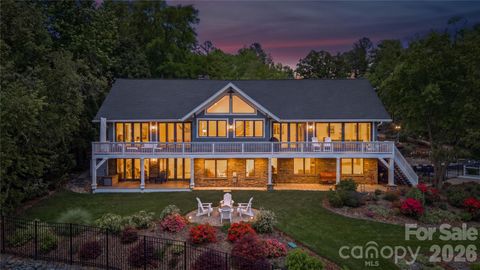 Photo of 17812 Wilbanks Drive, Charlotte, NC 28278 (MLS # 4373319)