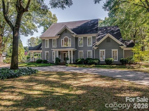 Photo of 8226 Fairview Road, Charlotte, NC 28226 (MLS # 4362159)