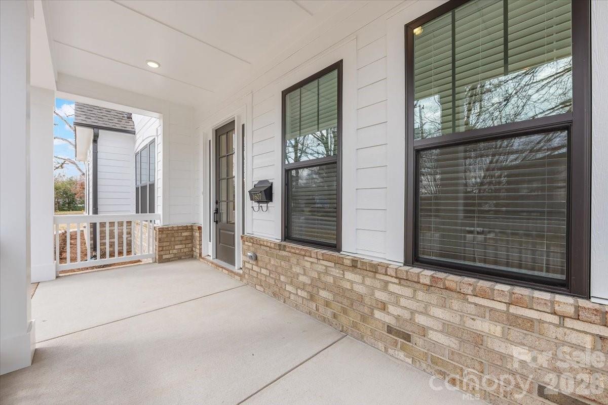 1607 Chippendale Road