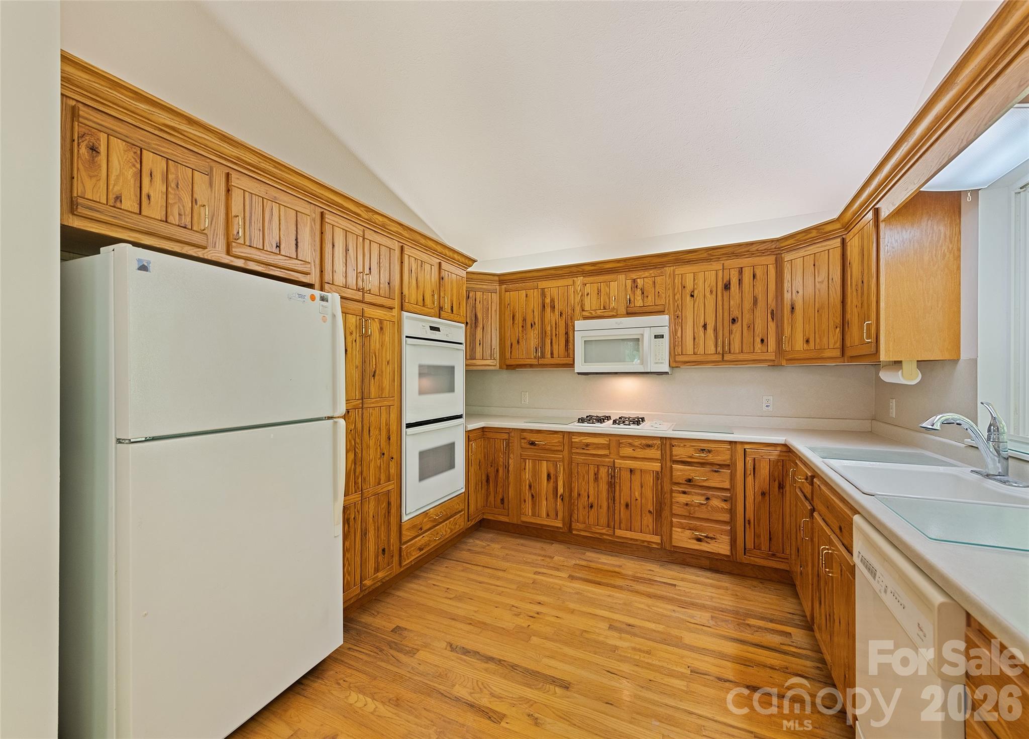 21 Winterview Trail