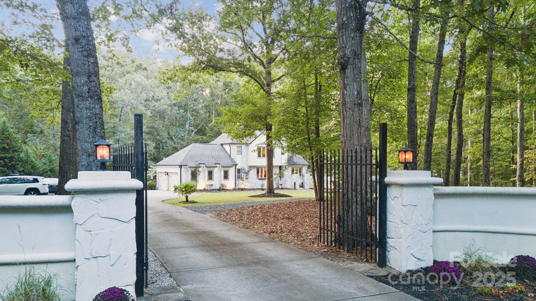 6817 Tree Hill Lane