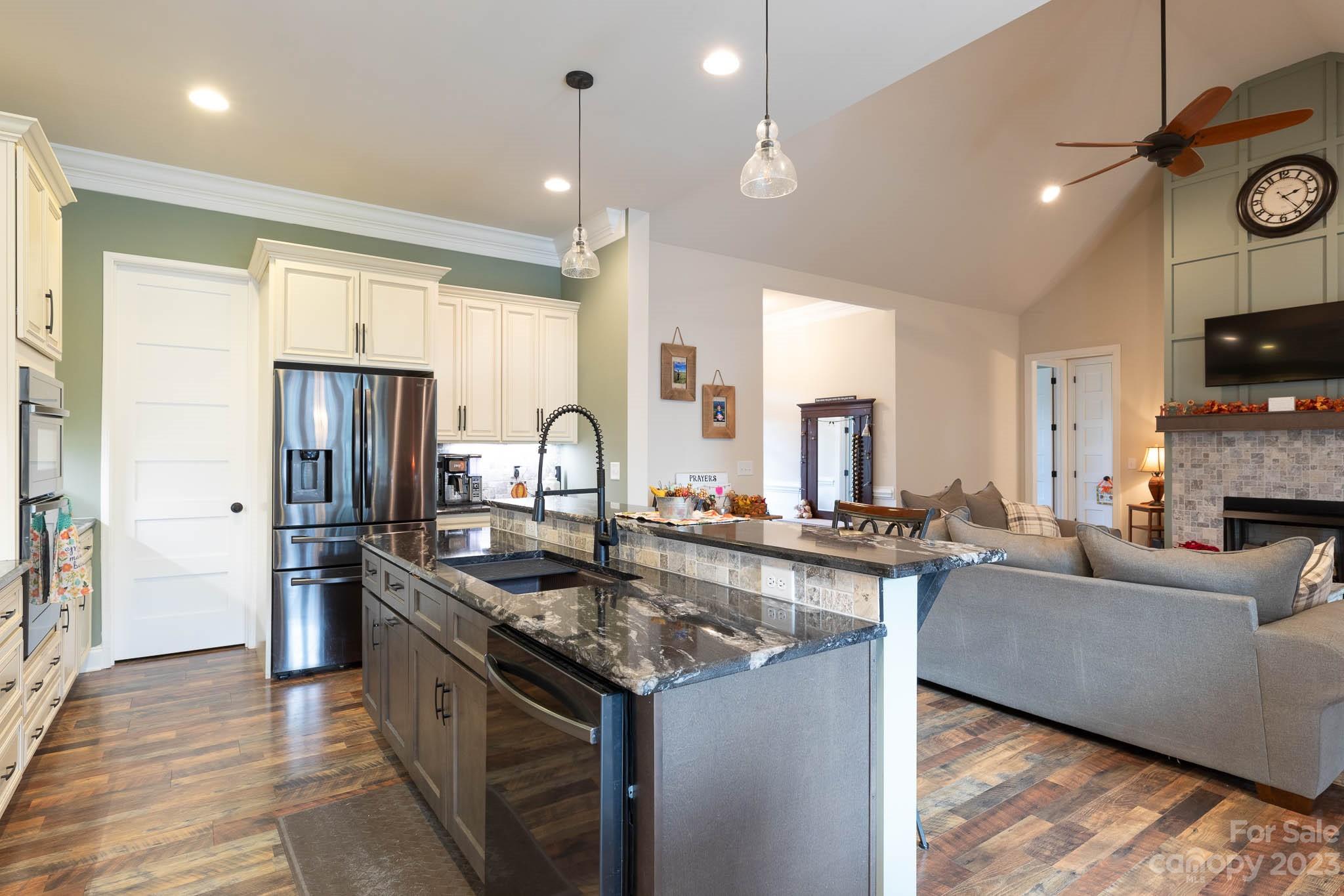 Foster Cove - Residential