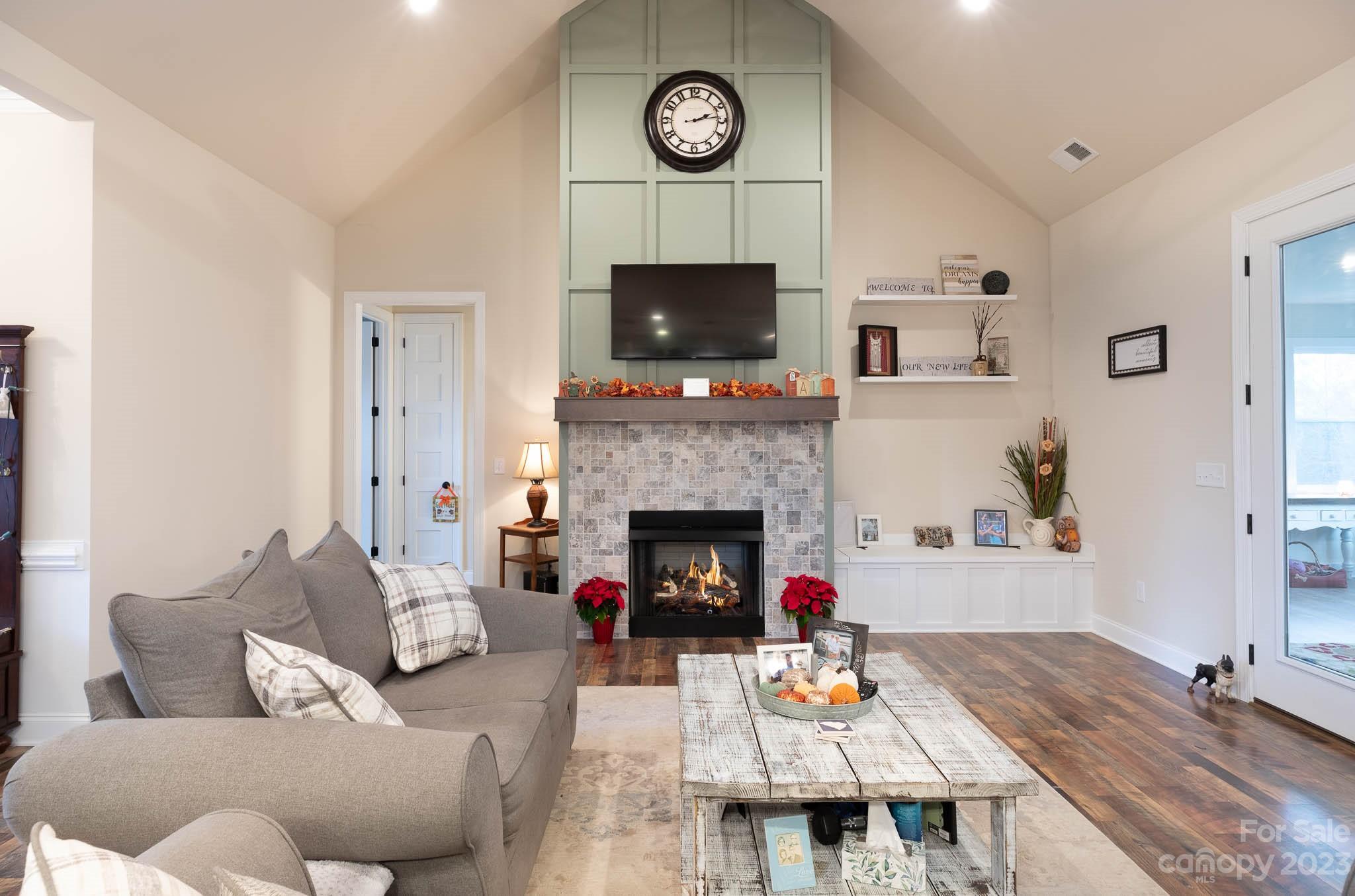 Foster Cove - Residential